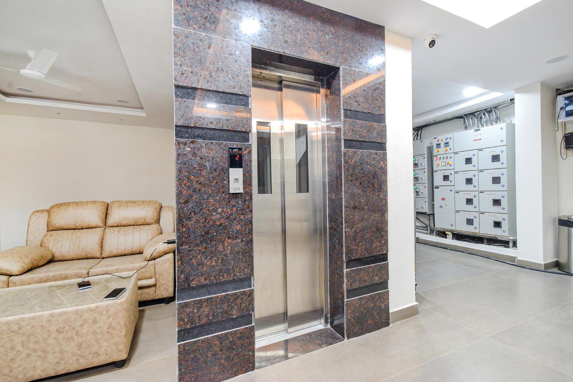Fabhotel Seri - Nr Kims Hospital, Gachibowli Hyderabad Exteriör bild