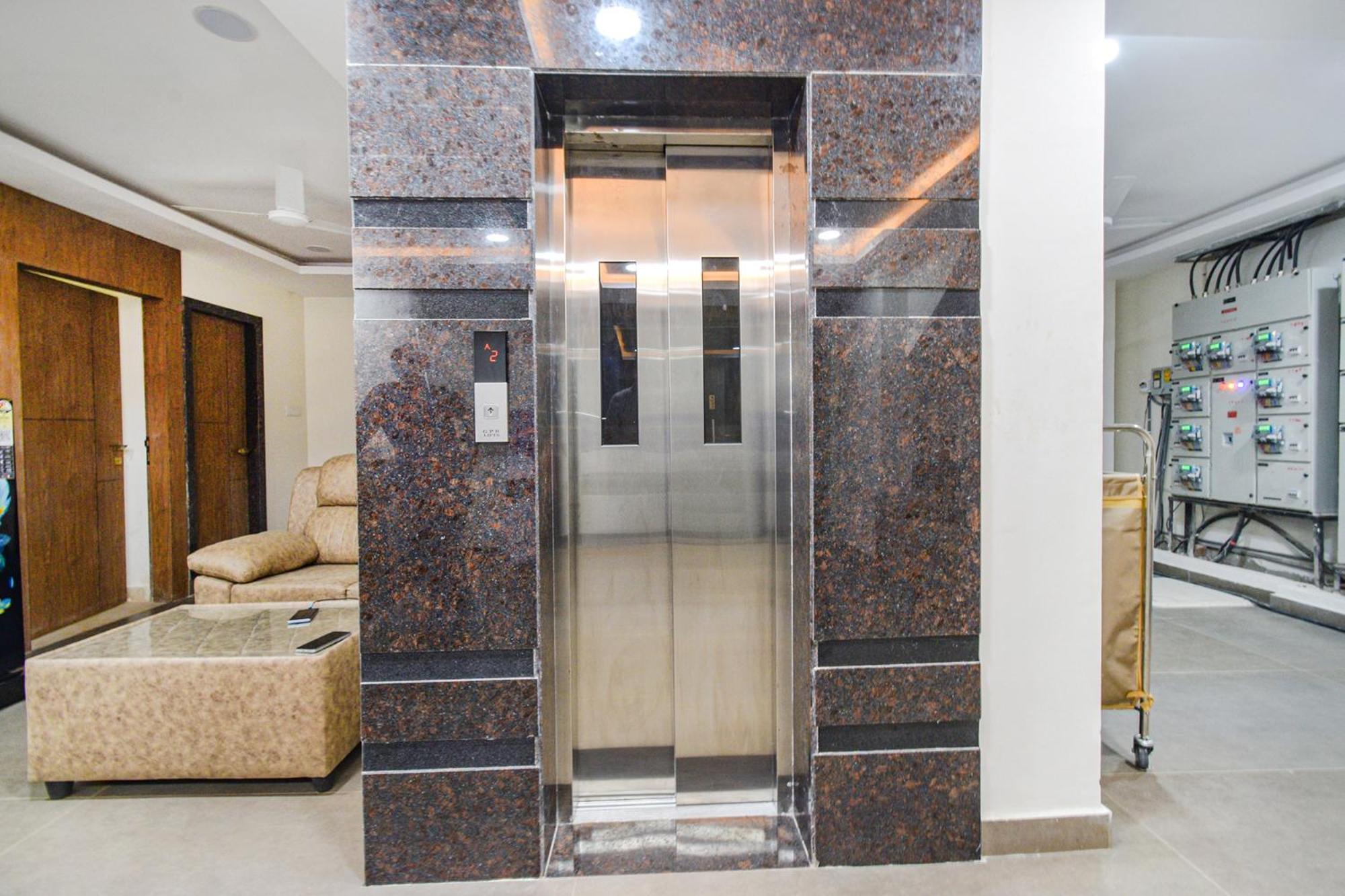 Fabhotel Seri - Nr Kims Hospital, Gachibowli Hyderabad Exteriör bild