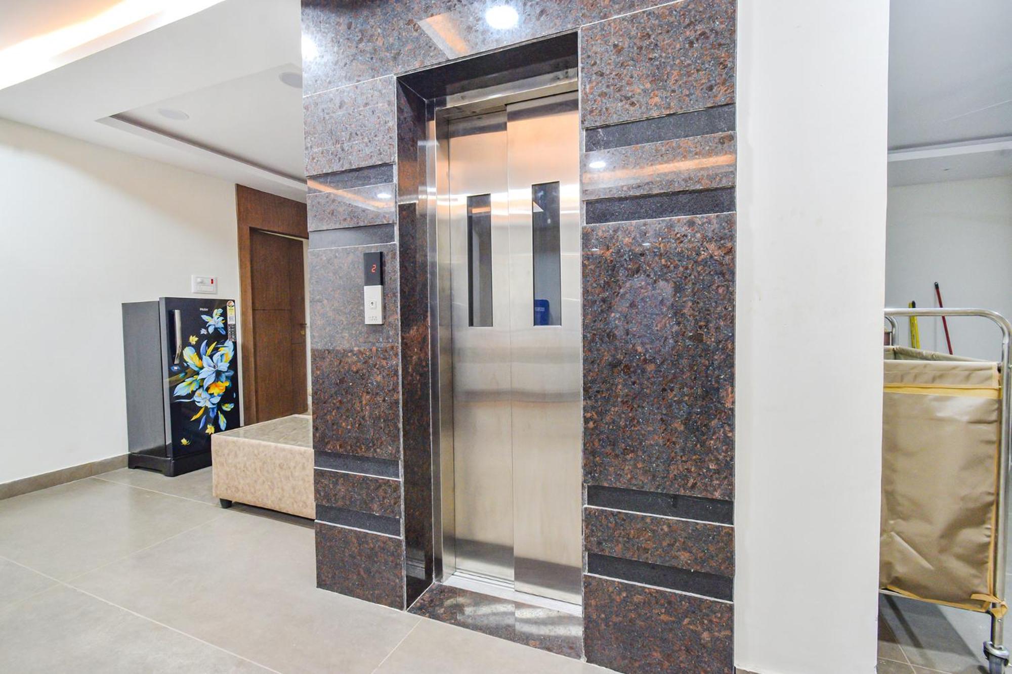 Fabhotel Seri - Nr Kims Hospital, Gachibowli Hyderabad Exteriör bild