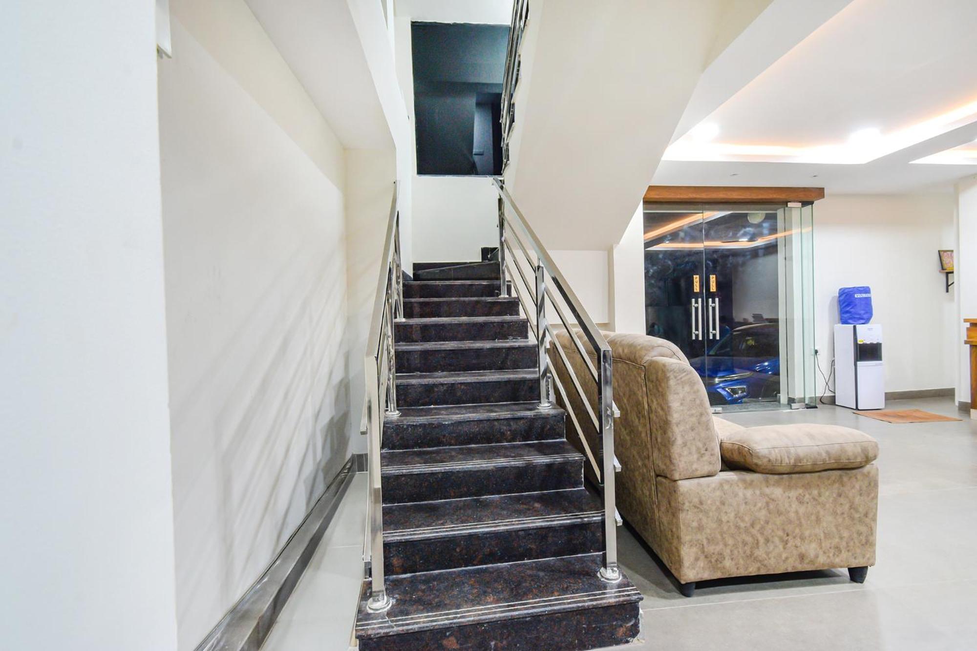 Fabhotel Seri - Nr Kims Hospital, Gachibowli Hyderabad Exteriör bild